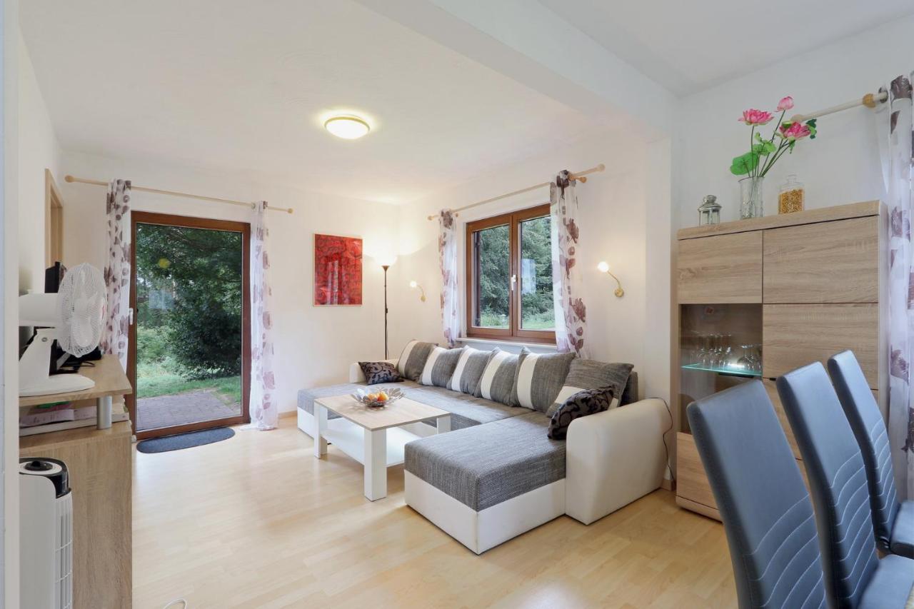 Seepark Kirchheim Ferienhaus Bei Vera Mit Sauna Exteriér fotografie