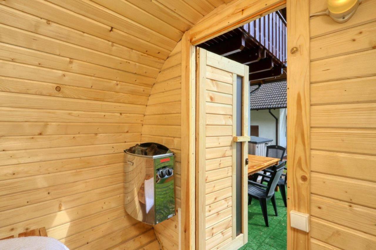 Seepark Kirchheim Ferienhaus Bei Vera Mit Sauna Exteriér fotografie