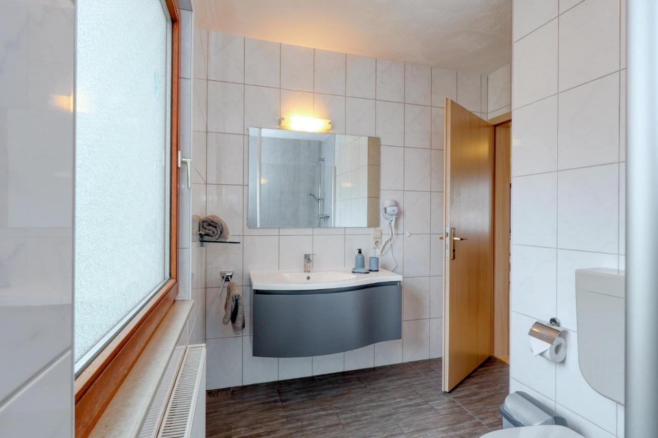 Seepark Kirchheim Ferienhaus Bei Vera Mit Sauna Exteriér fotografie